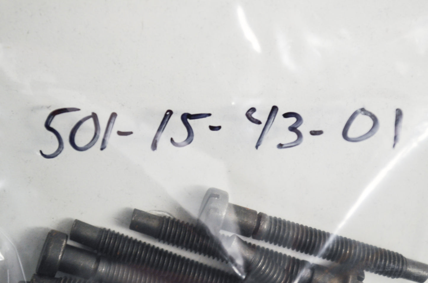 Screw 480 65 77 NOS