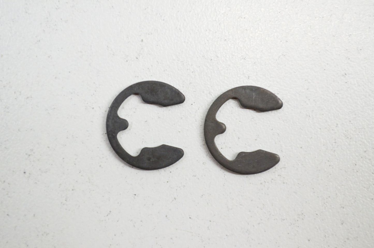 New OEM Husqvarna E-Clip QTY 2 362 365 371 372 385 570 NOS