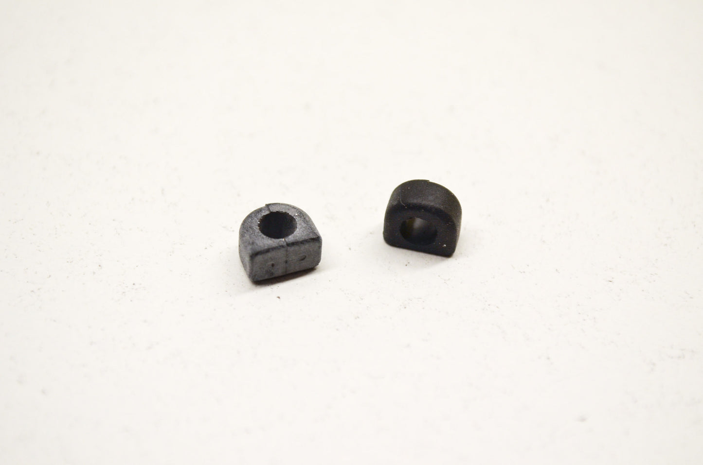 New OEM Husqvarna Grommet QTY 2 362 365 371 372 385 390 NOS
