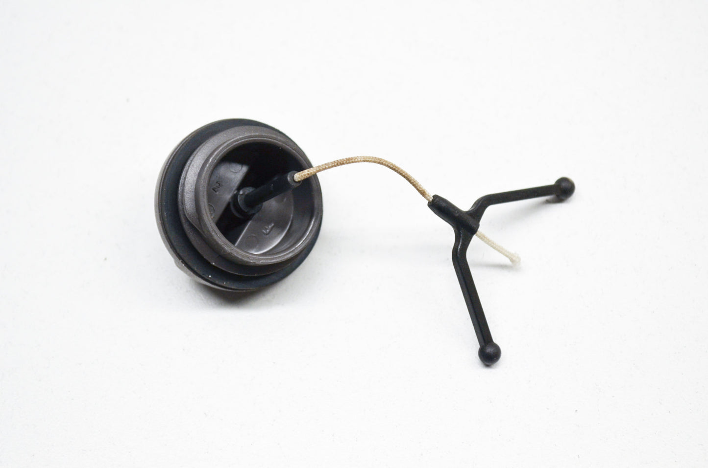 New OEM Husqvarna Fuel Cap 225 266 268 272 44 61 66 NOS