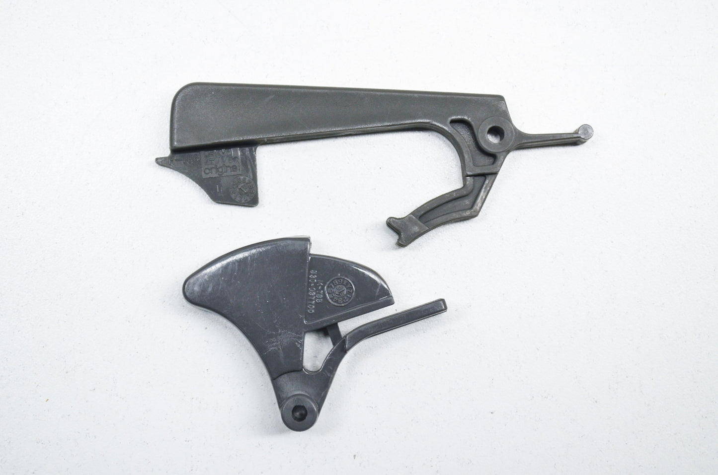 New OEM Husqvarna Throttle Latch 36 41 136 137 141 142 NOS