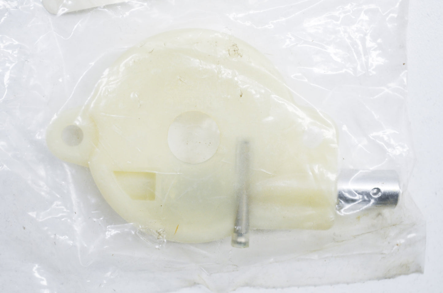 New OEM Husqvarna Oil Pump Assembly 36 41 136 137 141 142 NOS
