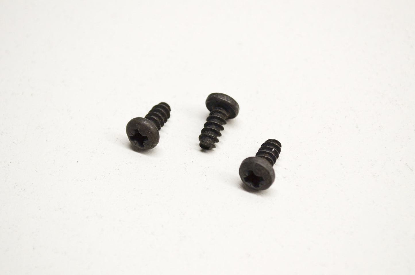 New OEM Husqvarna Screw 36 41 136 137 141 142 QTY 3 NOS