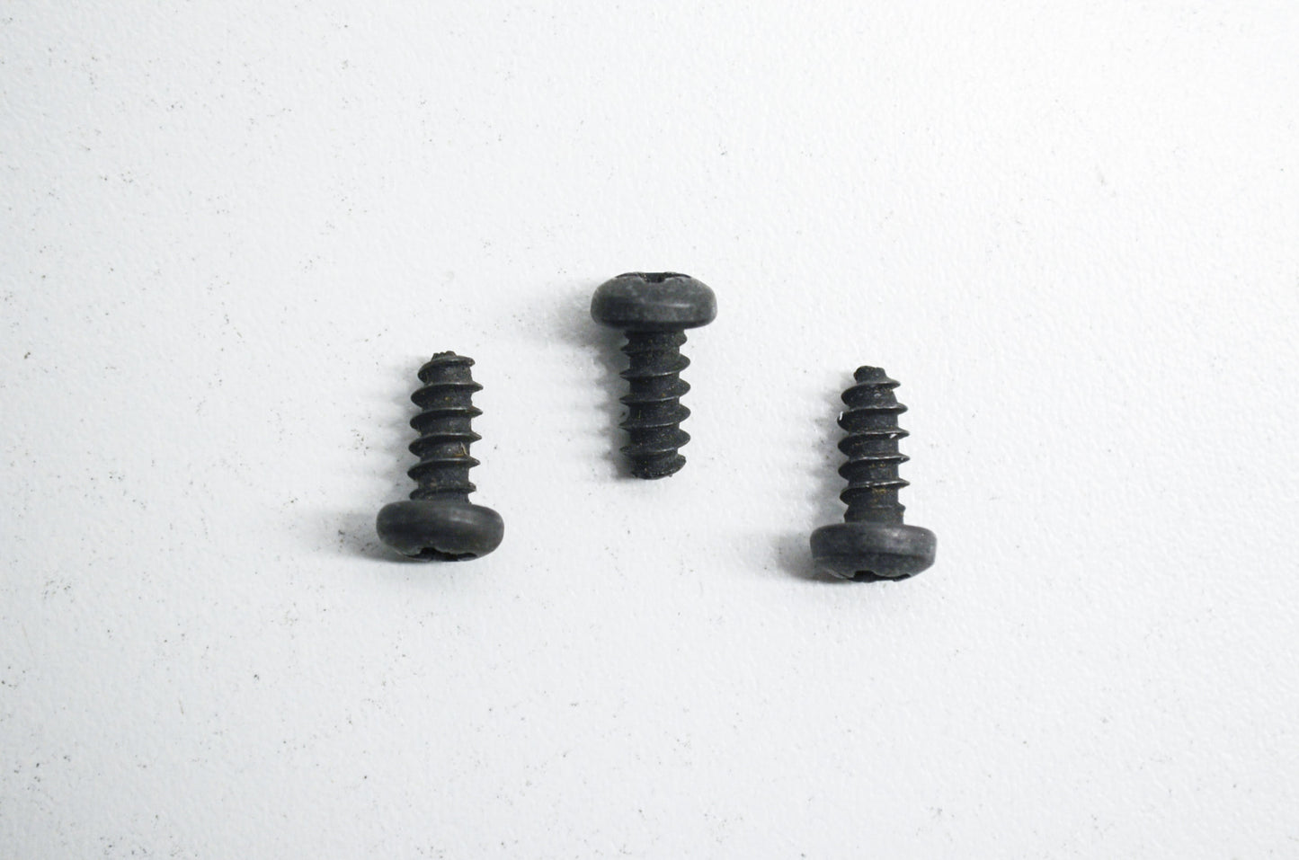 New OEM Husqvarna Screw 36 41 136 137 141 142 QTY 3 NOS