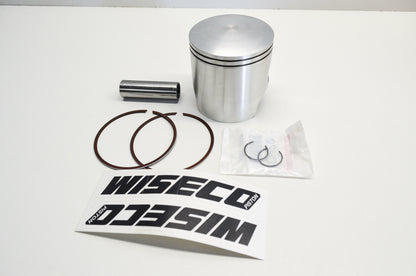 Piston Mountain Cat 700 NOS