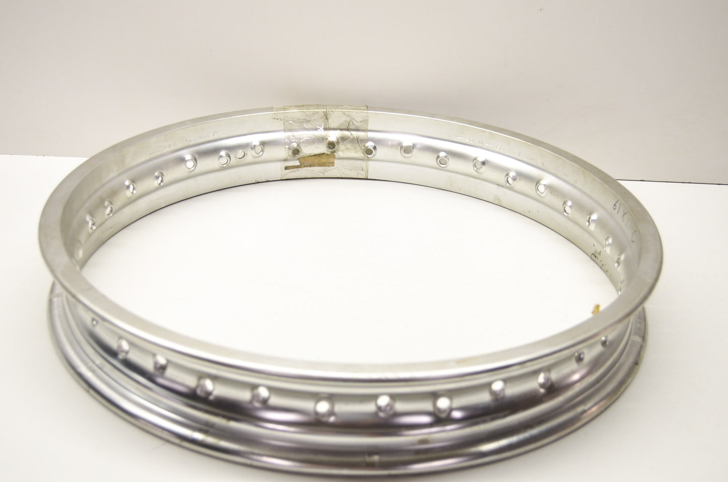 OEM Yamaha 94421-19381-00 Rim 2.15X19 NOS