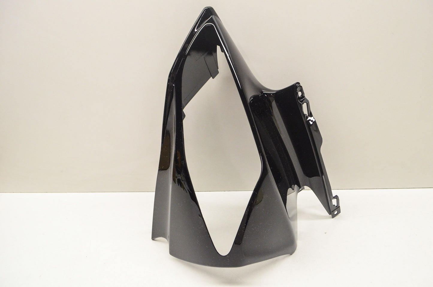 OEM Yamaha 13S-2835H-00-P3 Front Upper Body 2 NOS