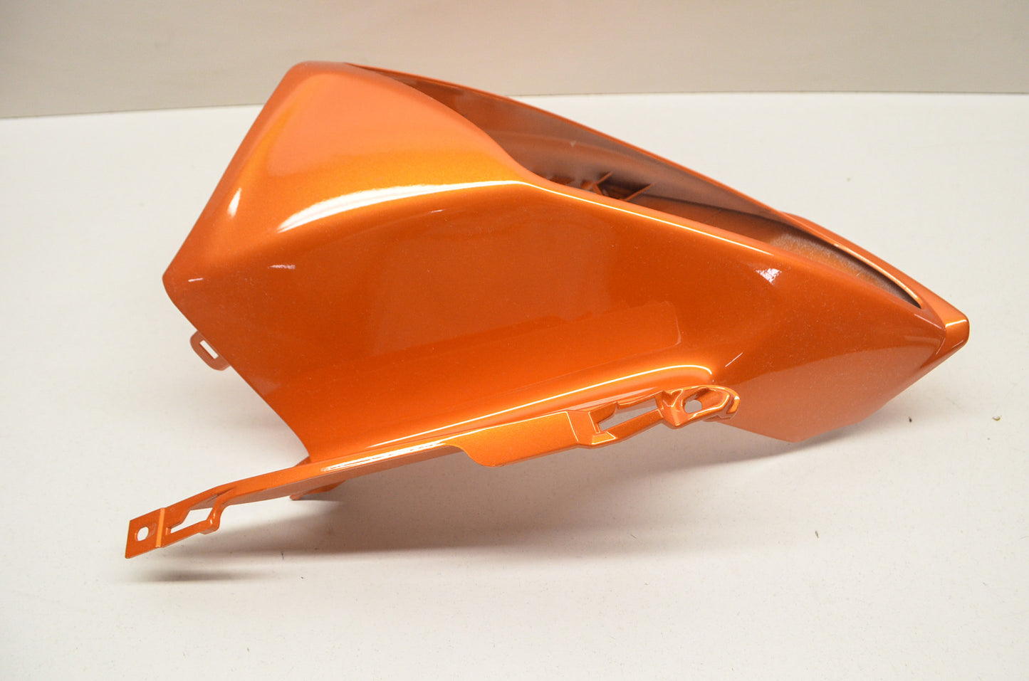 OEM Yamaha 13S-2835H-00-P7 Front Upper Body 2 NOS