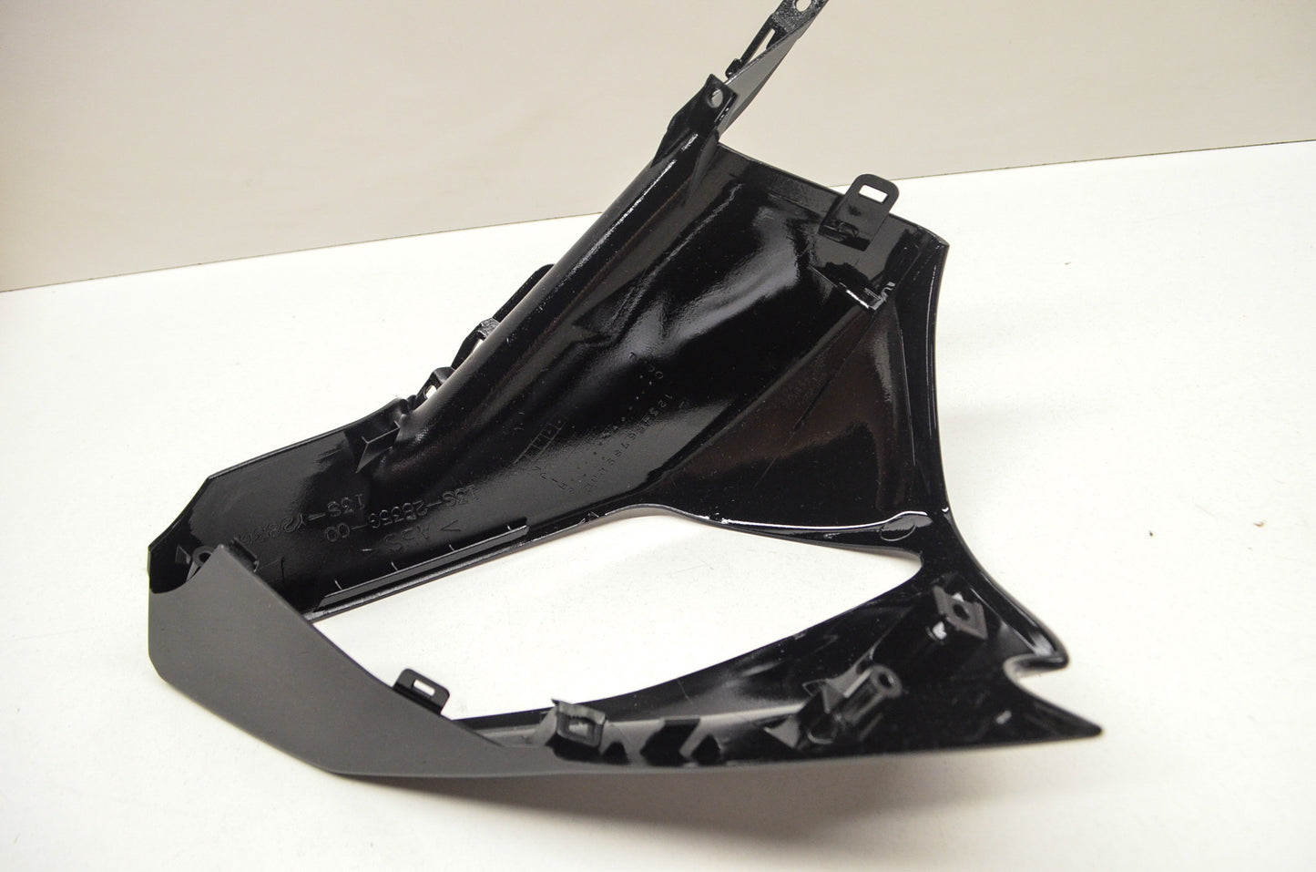 OEM Yamaha 13S-2835G-00-P3 Front Upper Body 1 NOS