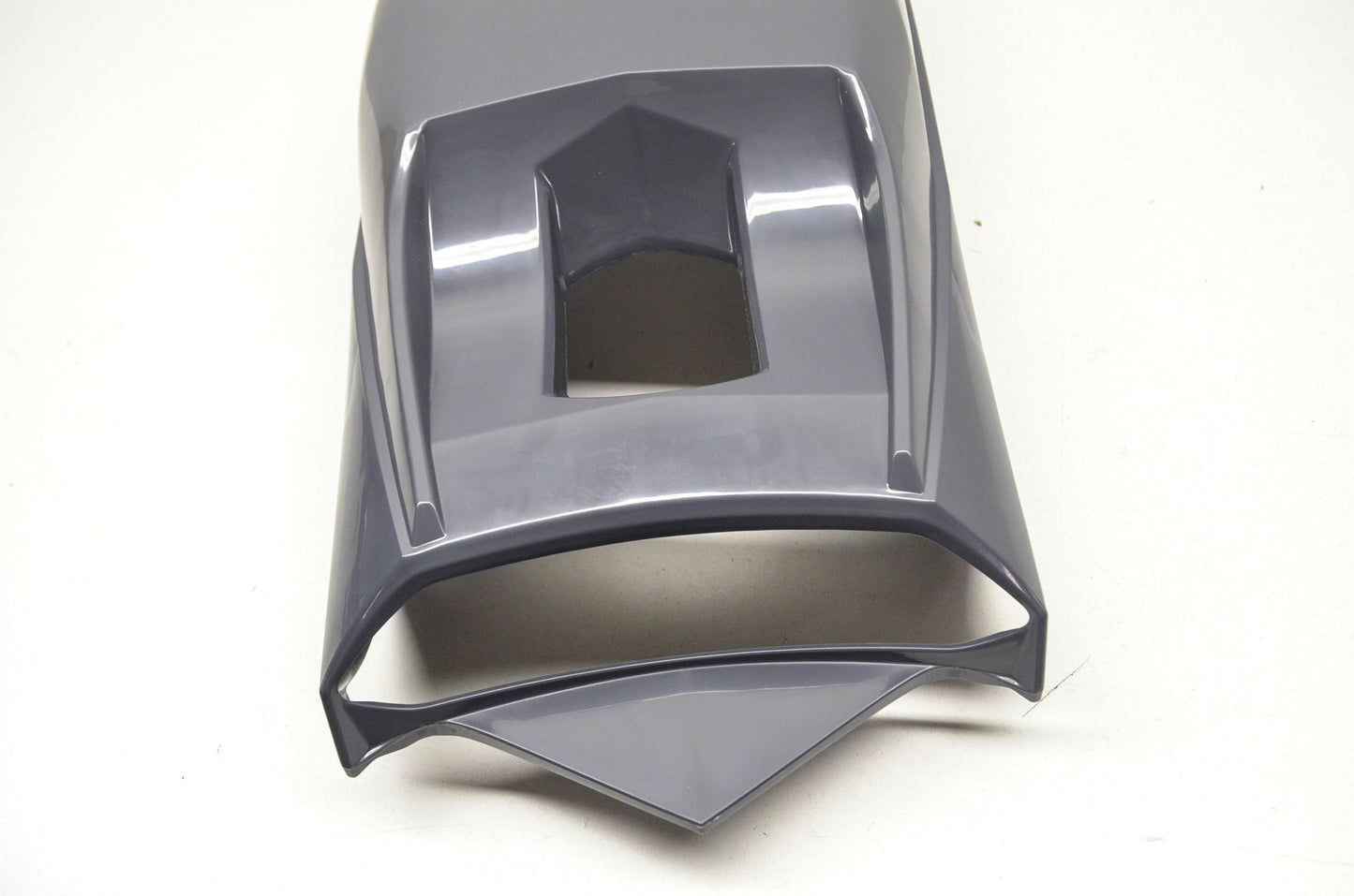 OEM Yamaha 1S3-84716-30-00 Tail Light Cover NOS