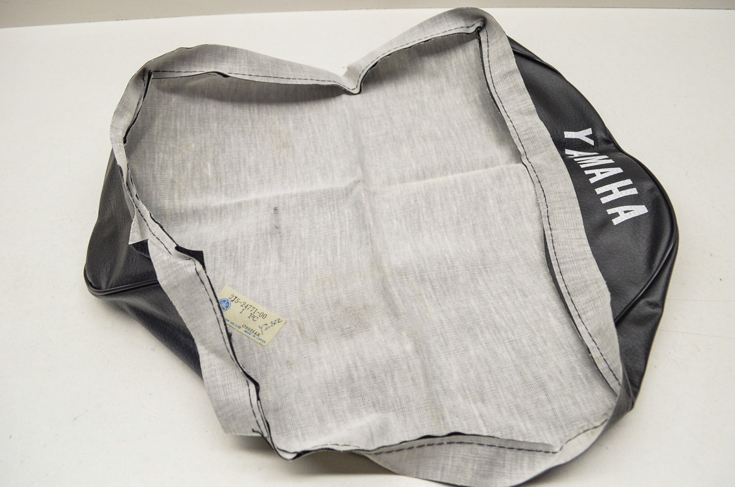 New OEM Yamaha Black Seat Cover YZ80E NOS