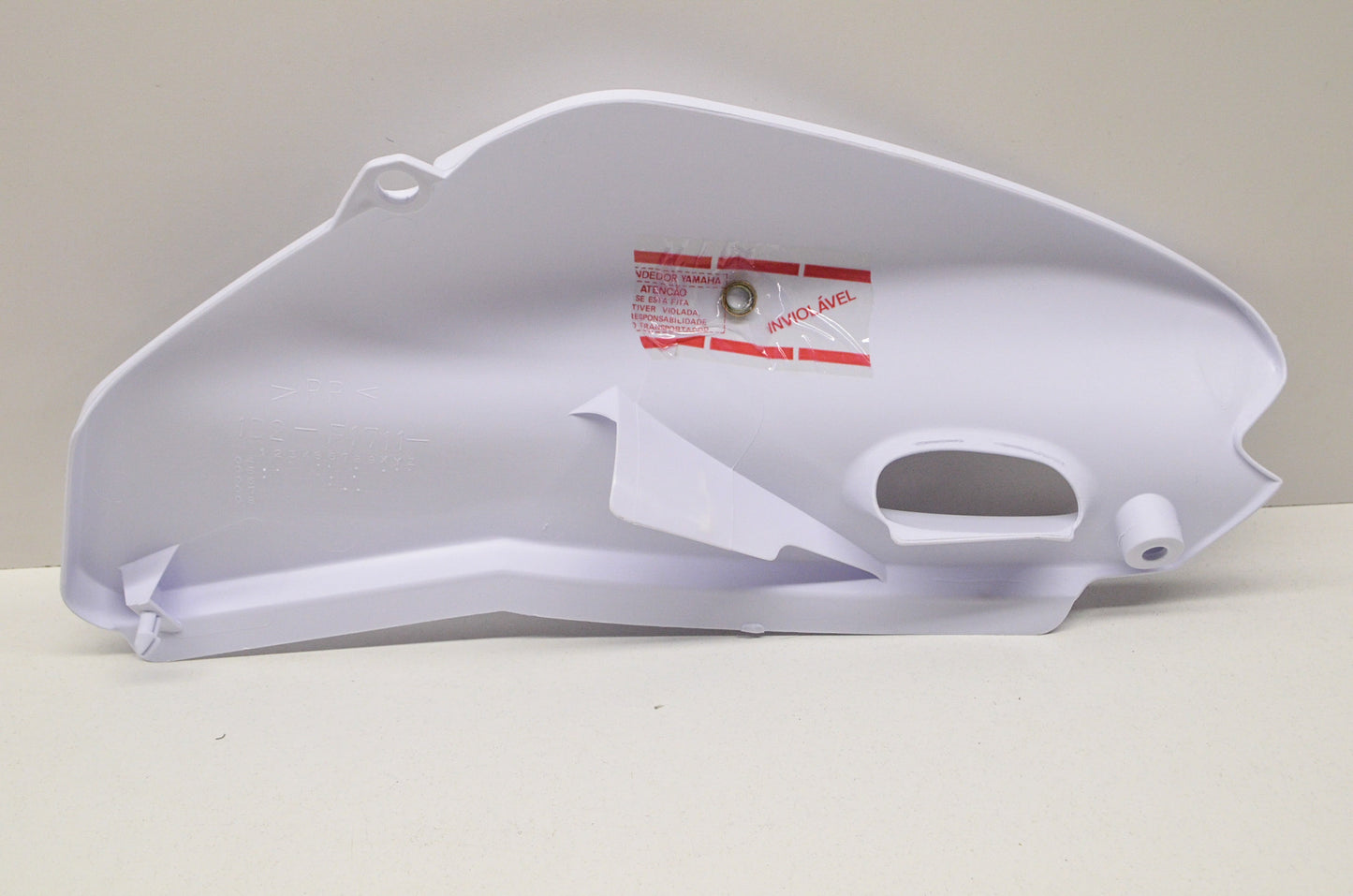 OEM Yamaha 1B2-F1711-00-00 Side Cover 1 NOS