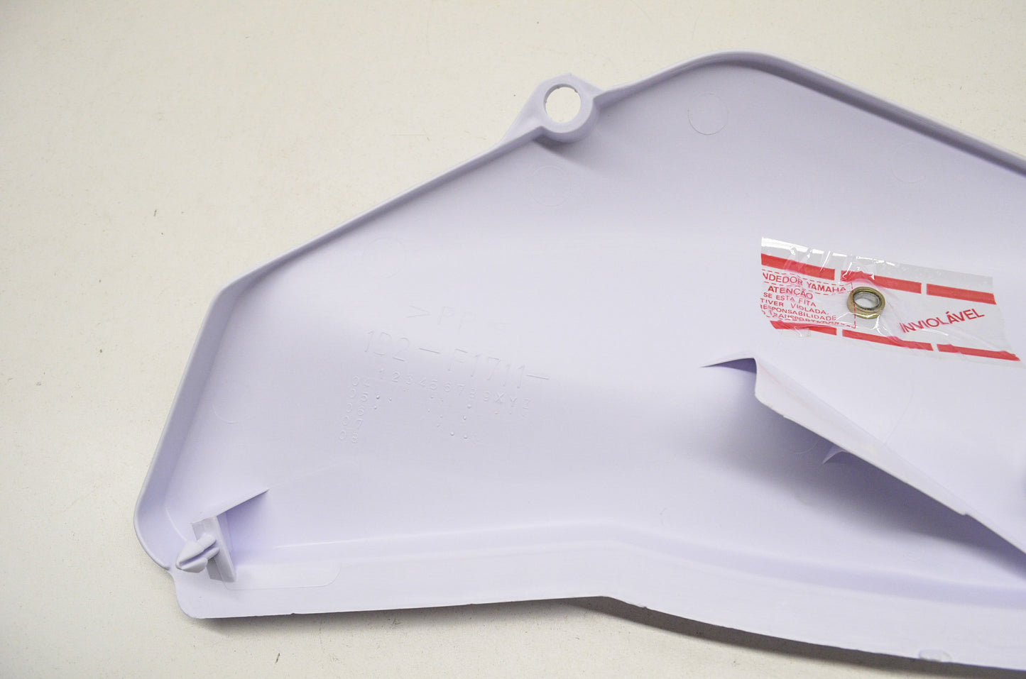 OEM Yamaha 1B2-F1711-00-00 Side Cover 1 NOS