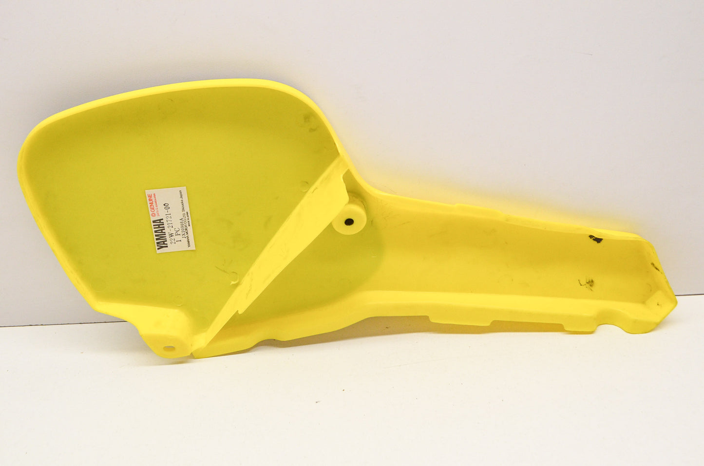 OEM Yamaha 22W-21721-00-00 Side Cover 2 NOS