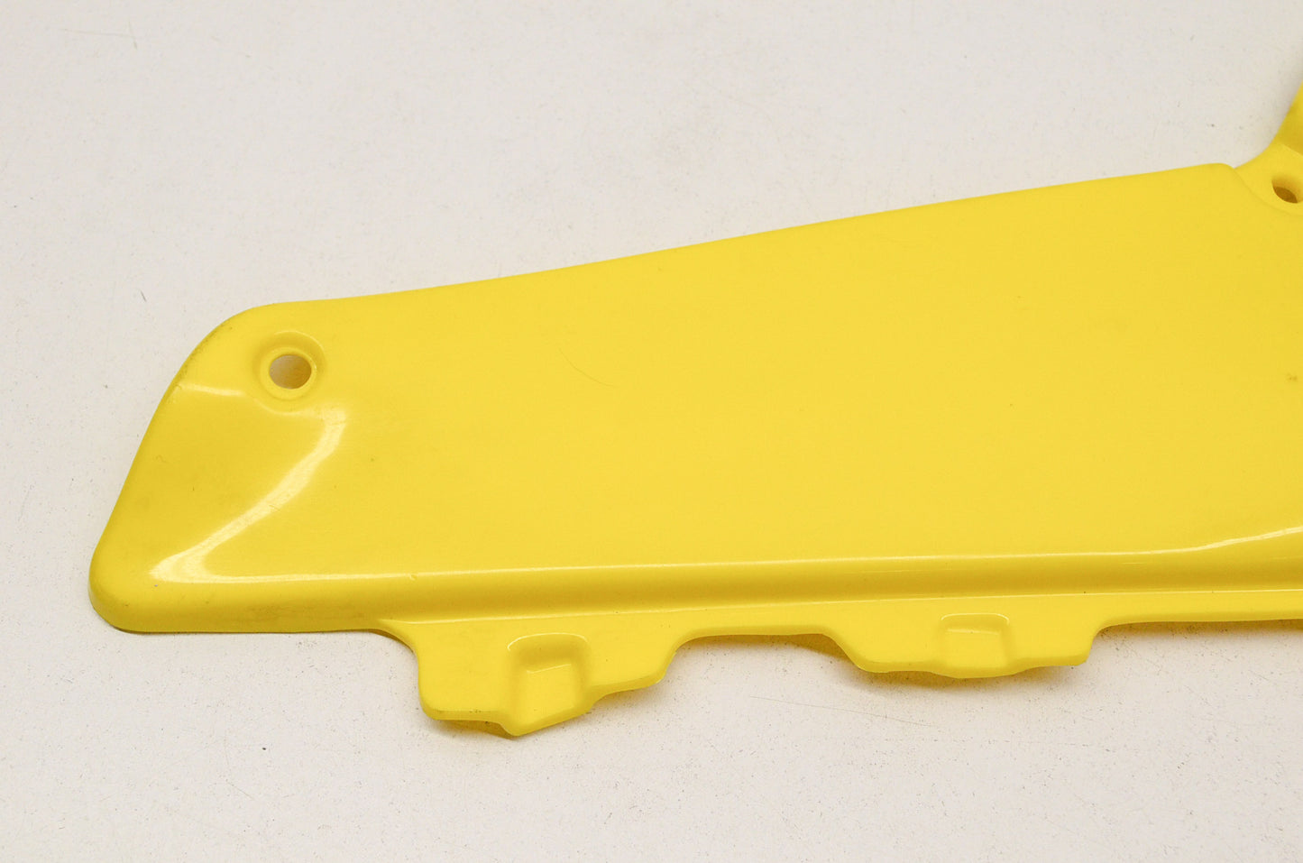 OEM Yamaha 3R1-21721-00-98 Side Cover 2 NOS