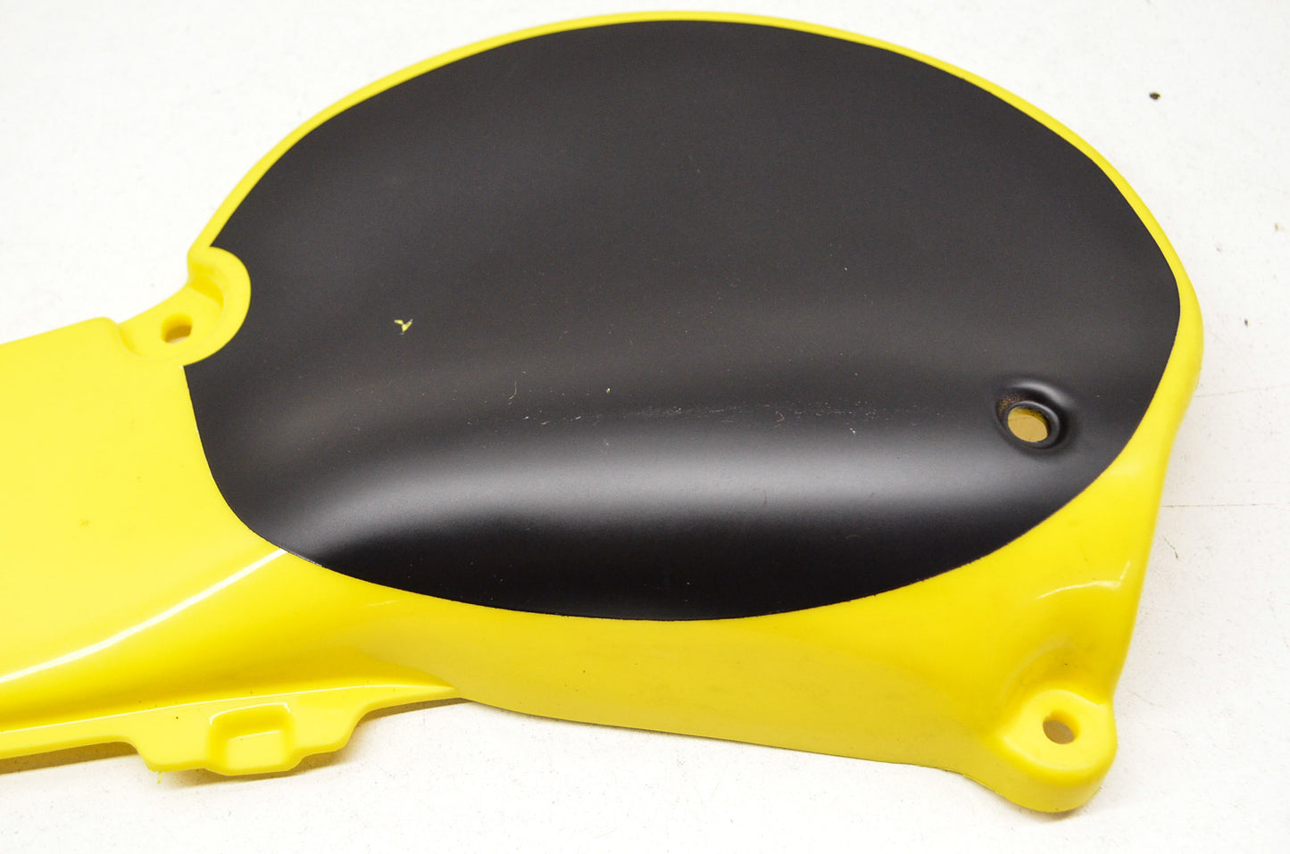 OEM Yamaha 3R1-21721-00-98 Side Cover 2 NOS