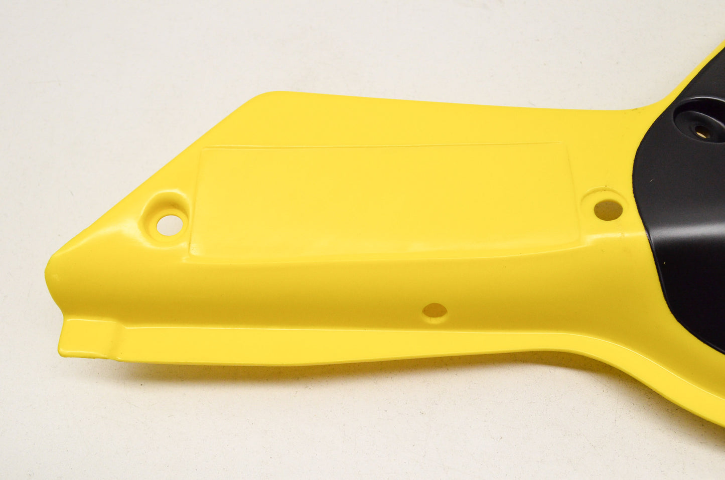 OEM Yamaha 39X-21721-01-98 Side Cover 2 NOS