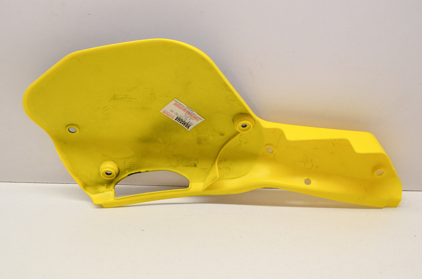 OEM Yamaha 39X-21721-01-98 Side Cover 2 NOS