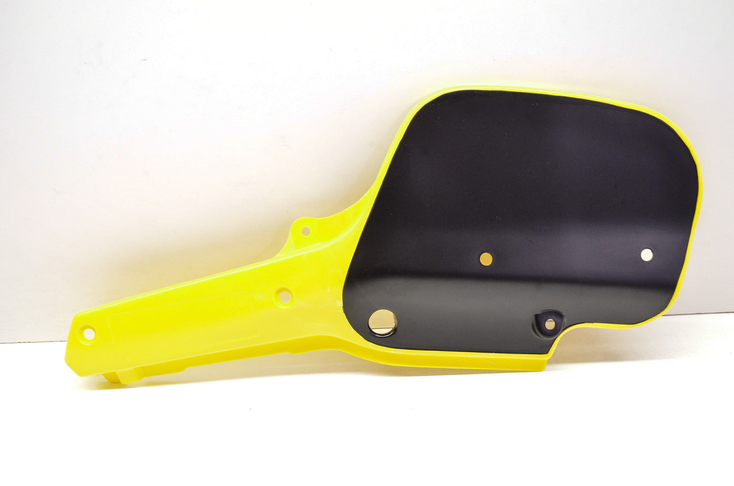OEM Yamaha 5X4-21721-00-98 Side Cover 2 NOS