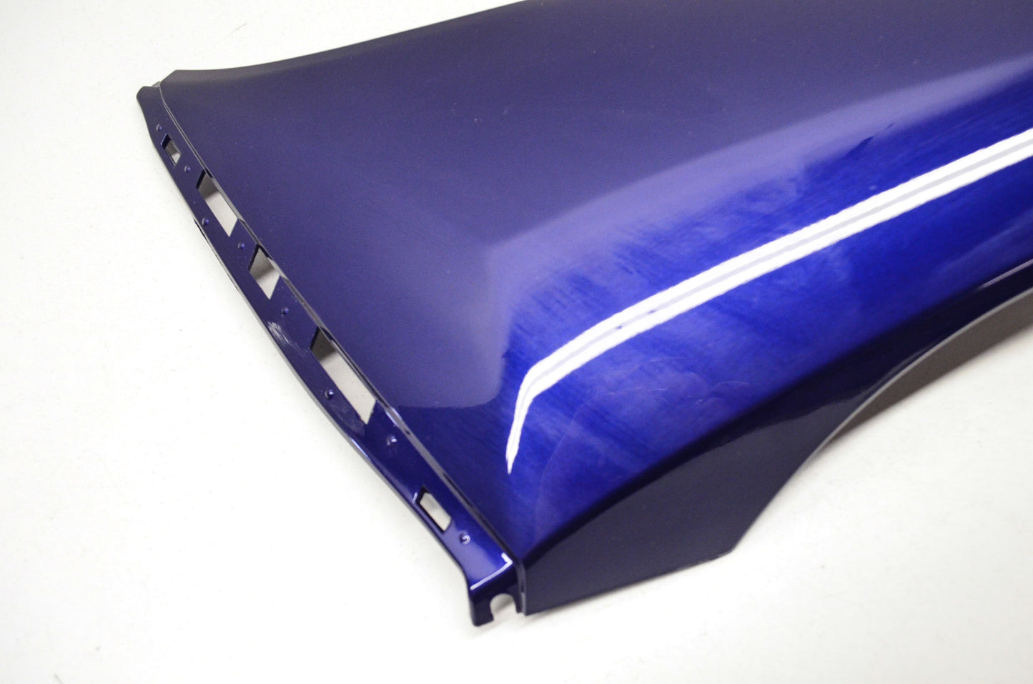 New OEM Yamaha Blue Fender Mold Morphous NOS