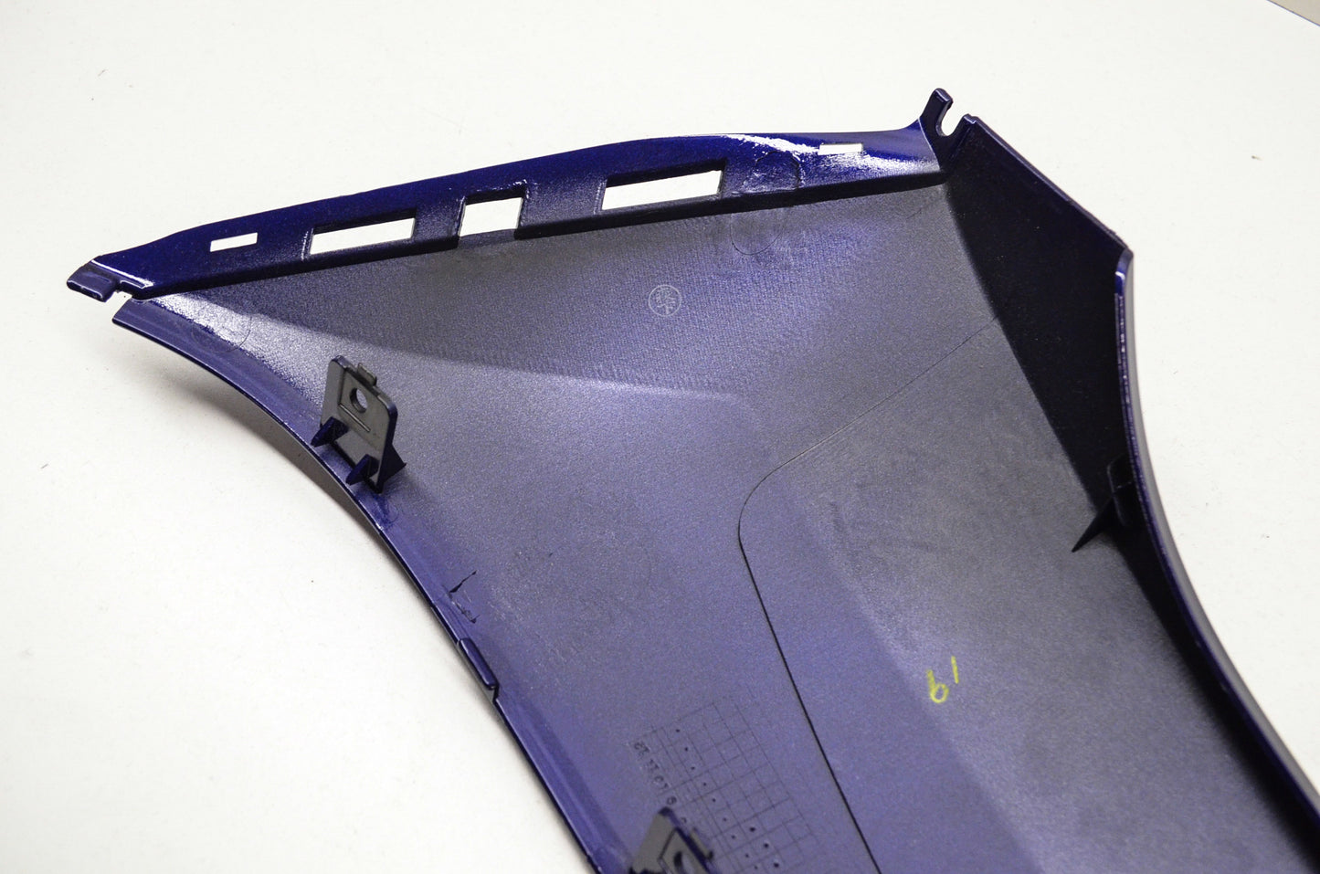 New OEM Yamaha Blue Fender Mold Morphous NOS
