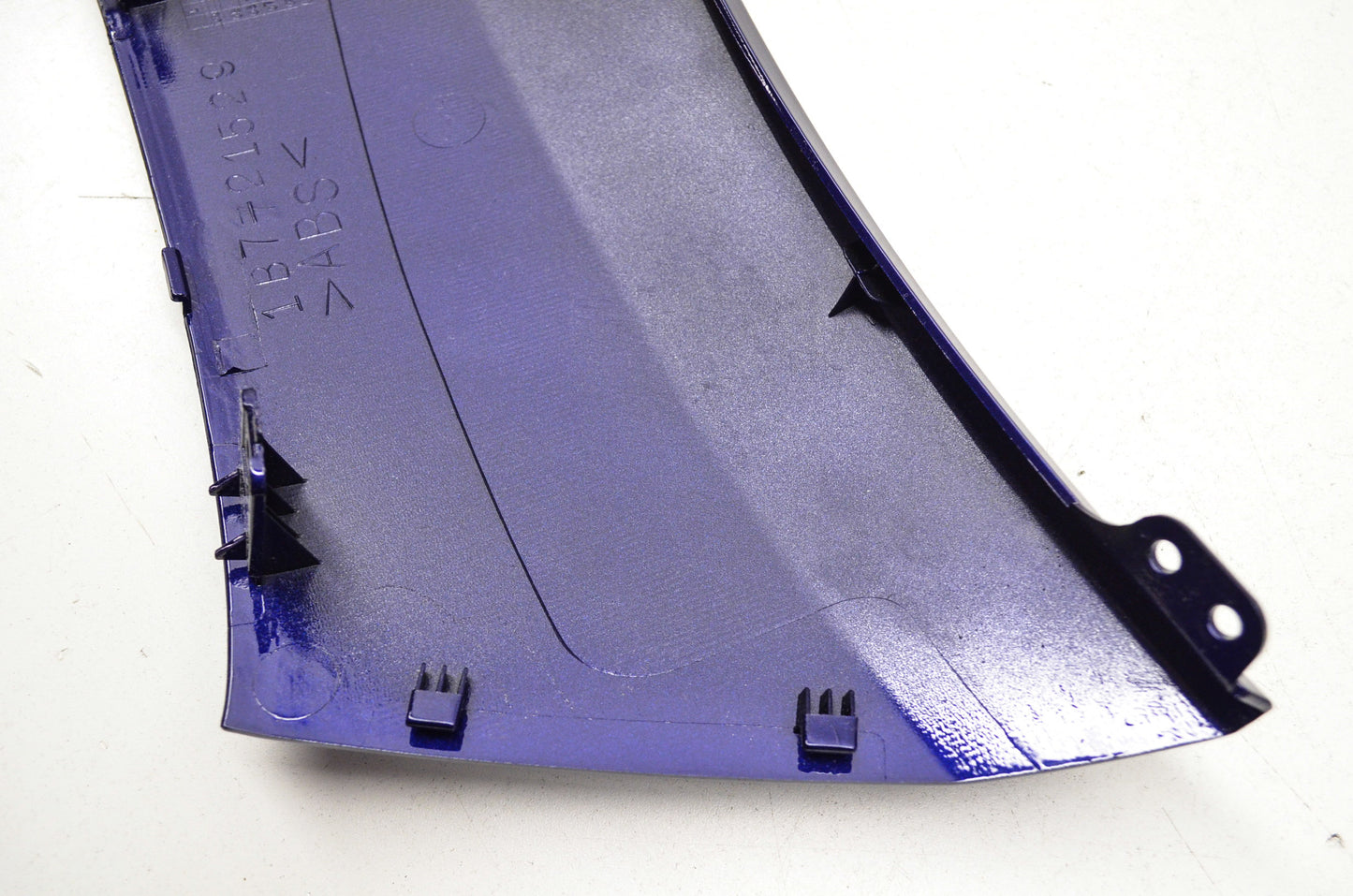 New OEM Yamaha Blue Fender Mold Morphous NOS