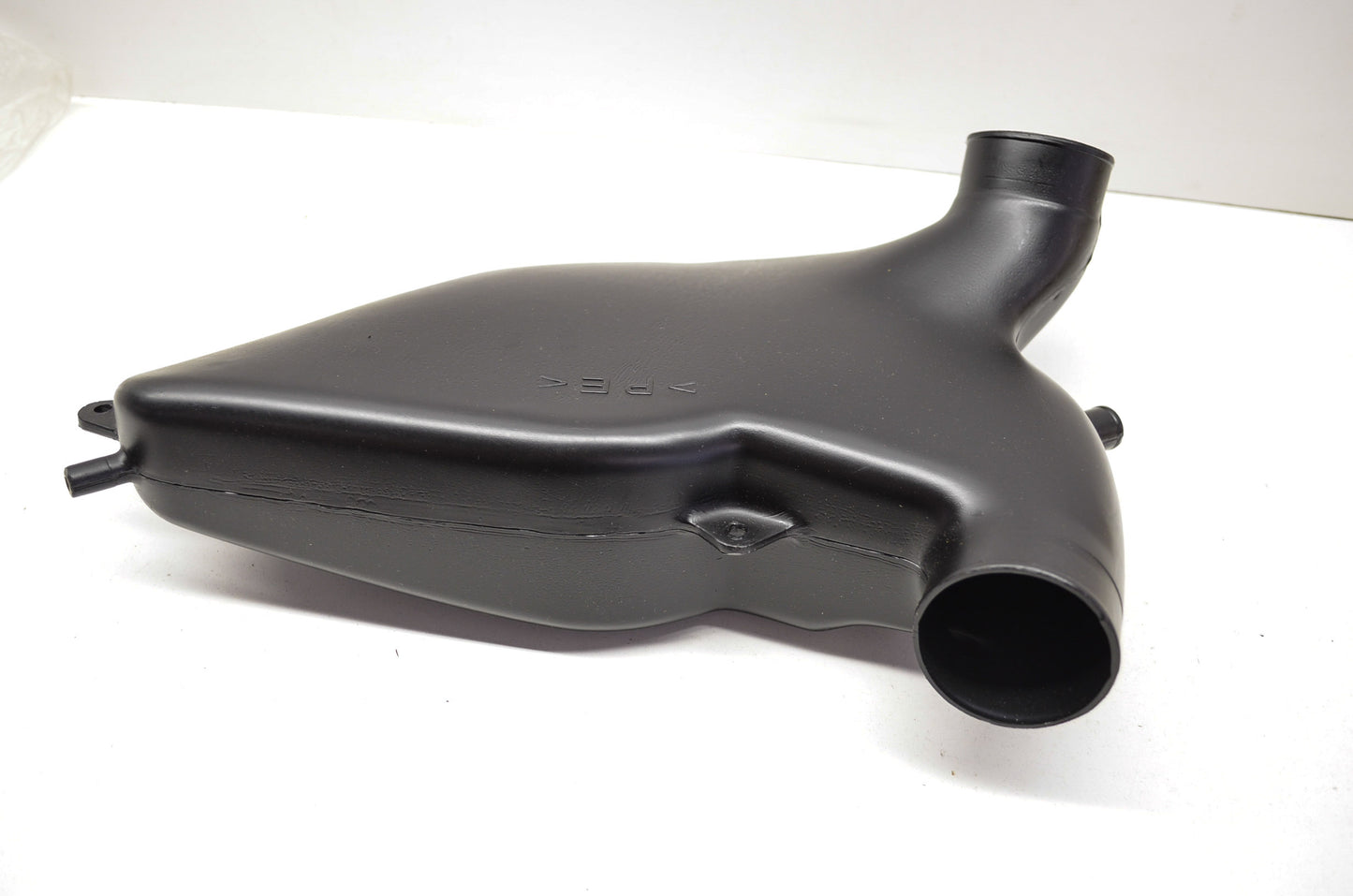 OEM Yamaha 4TV-2838T-00-00 Duct 3 NOS