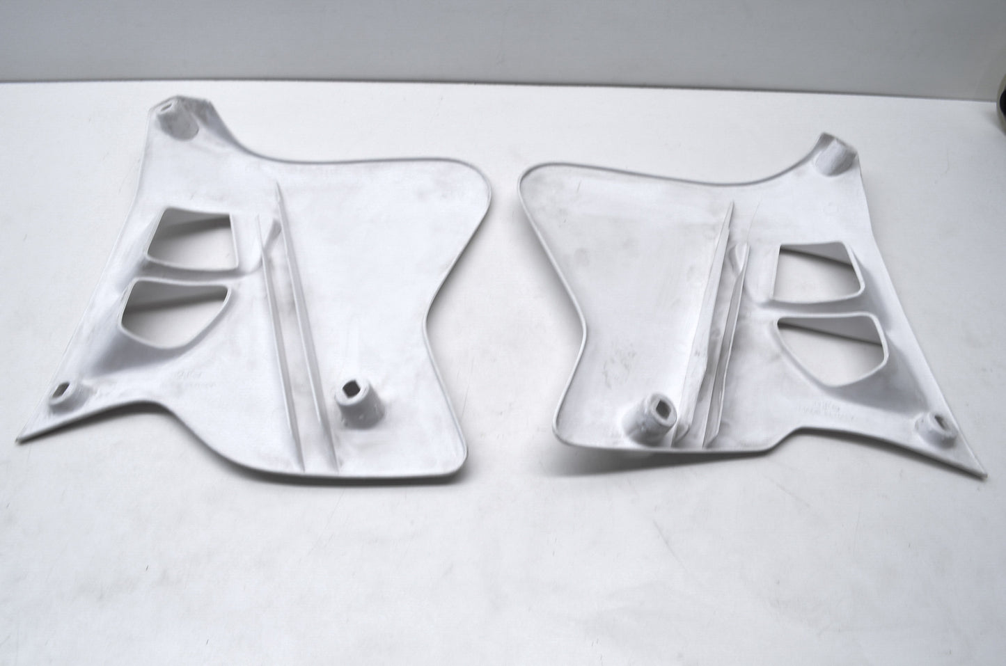 UFO 116414, 2856WH White Yamaha Shroud Kit NOS