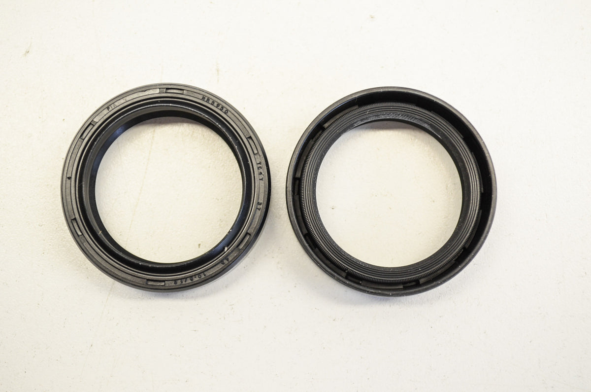 Parts Unlimited FS-031 Fork Seals Qty 2 NOS