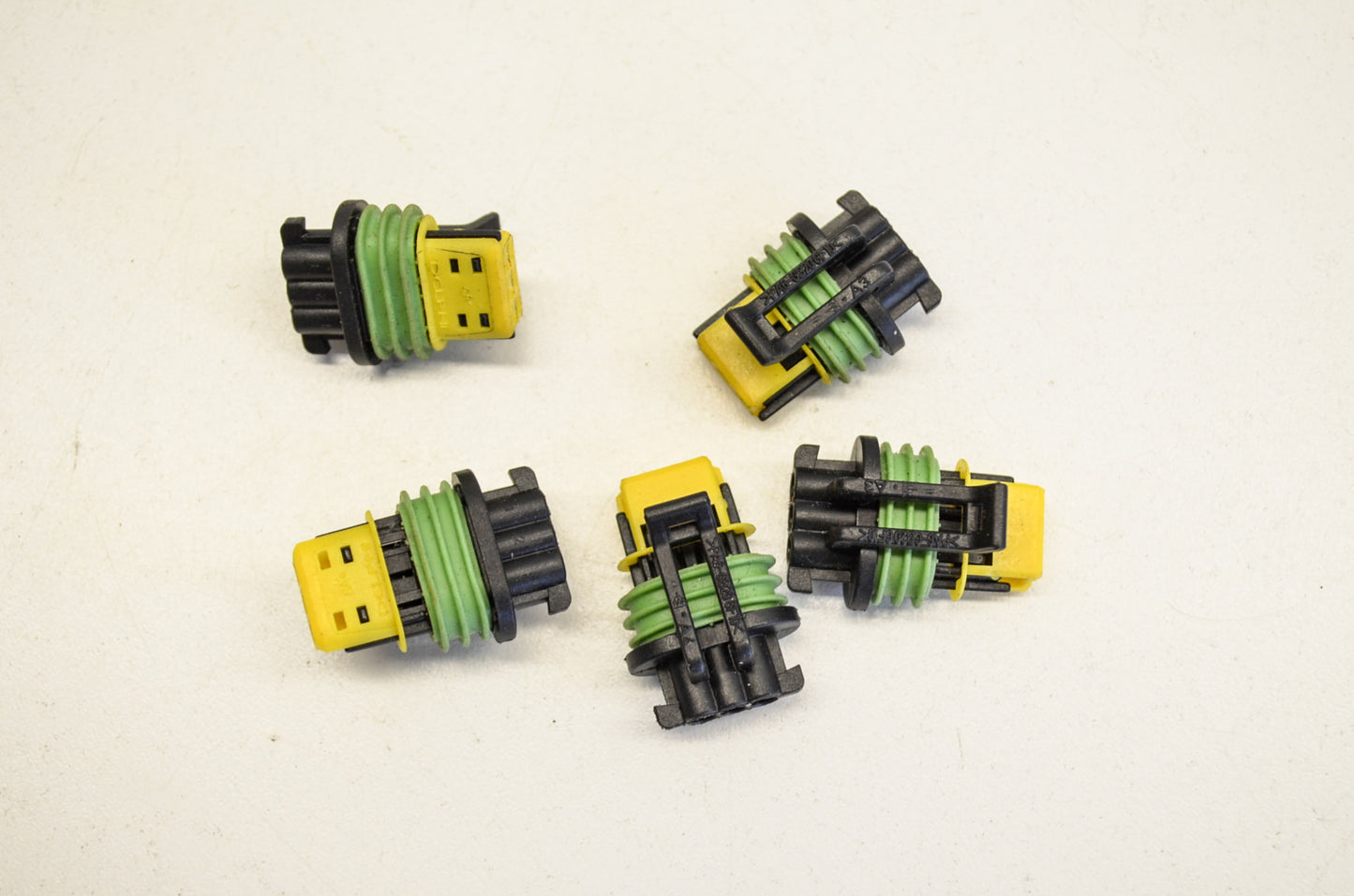 Female Connector Qty 5 NOS