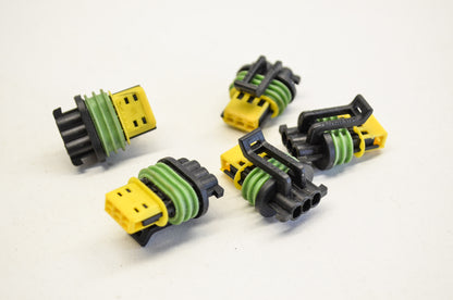Female Connector Qty 5 NOS