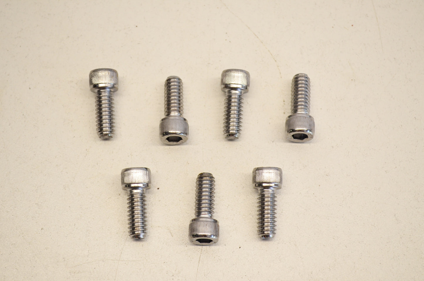 New Ultima Bolt SHCS 0.25-20 x 0.625 x 0.625-S QTY 7 NOS
