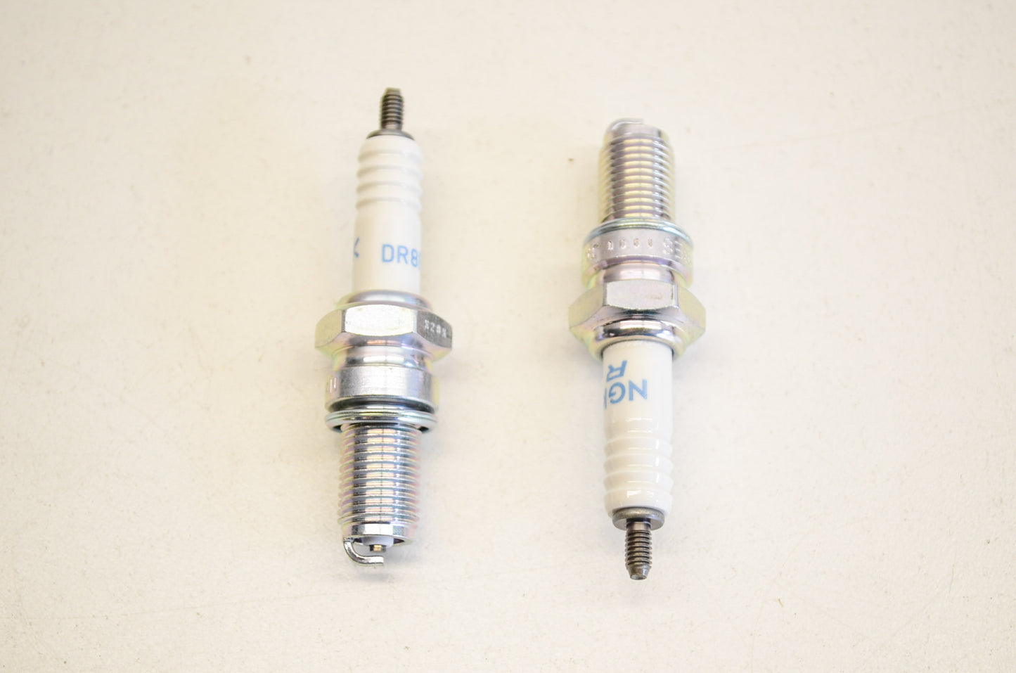 NGK DR8ES, 5423 Spark Plug Qty 2 NOS