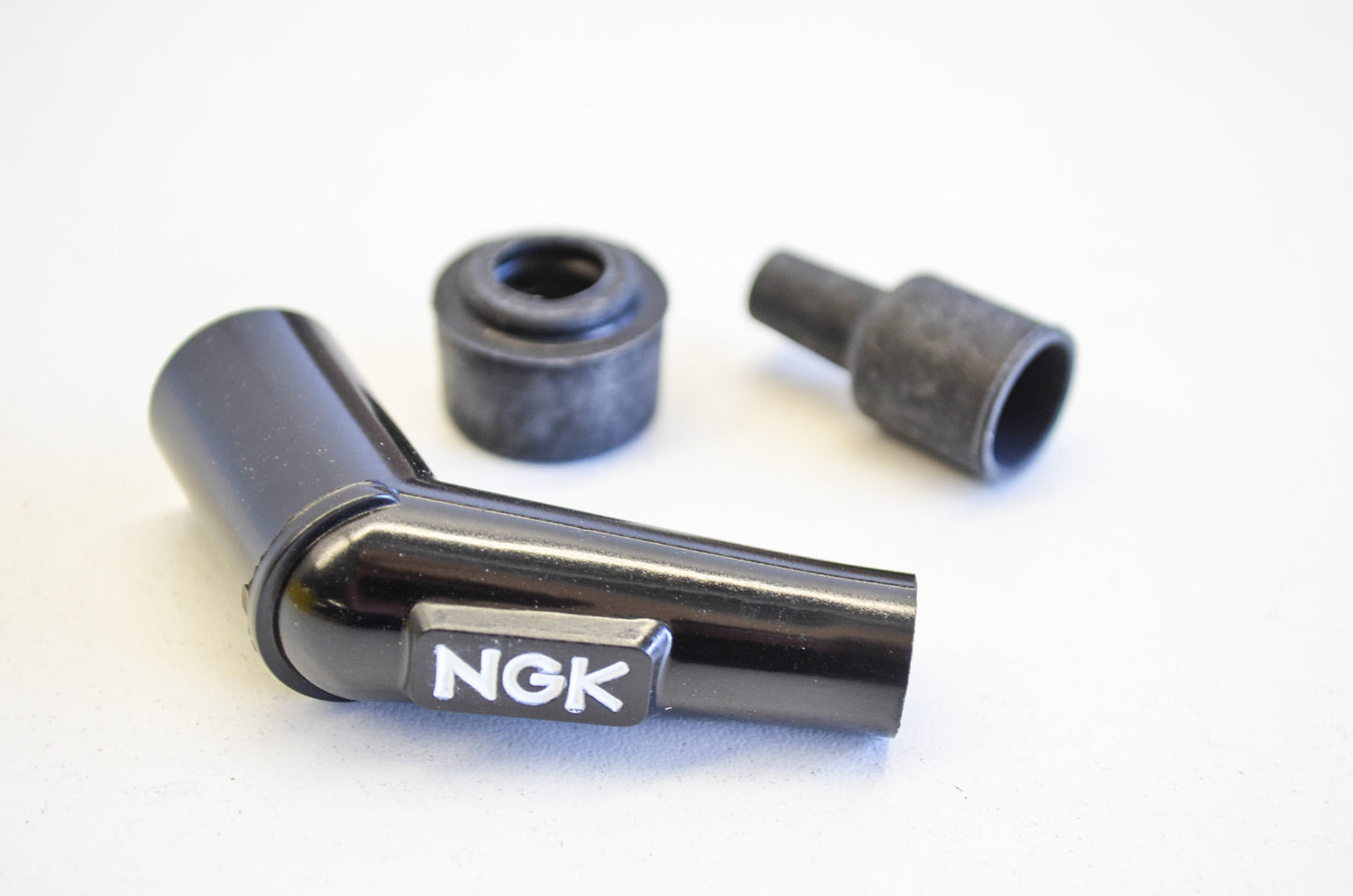 NGK YB05F, 8082 Waterproof Spark Plug Resistor Cover Kit Black NOS