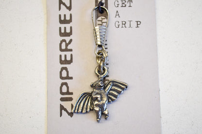 Hot Leathers ZPA1028 Pig w/ Wings Zipper Pull NOS