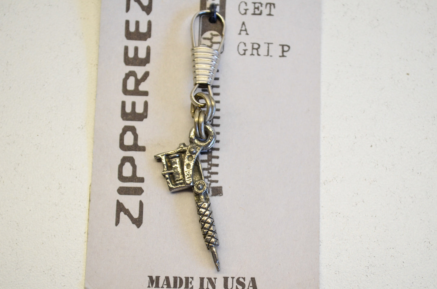 Hot Leathers ZPA1037 Tattoo Gun Zipper Pull NOS
