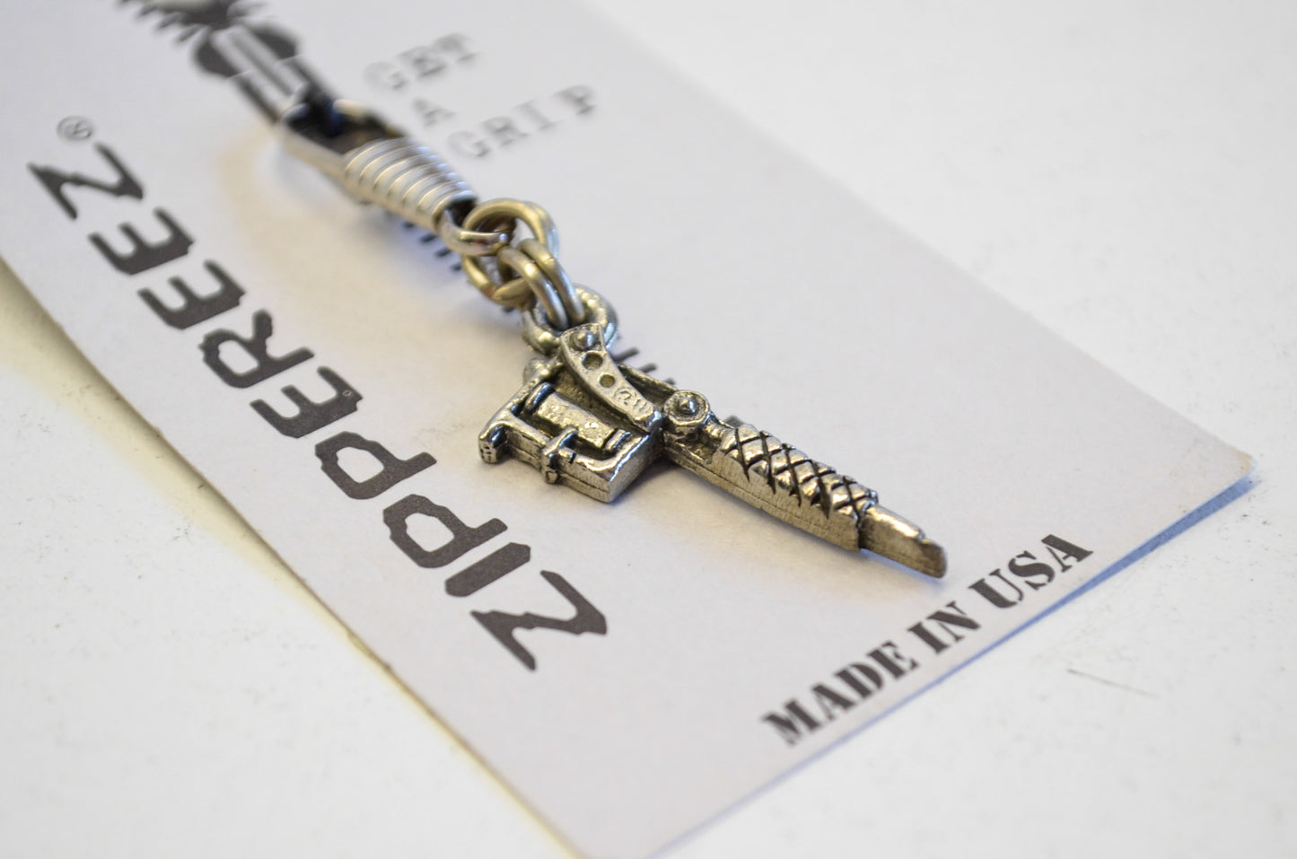 Hot Leathers ZPA1037 Tattoo Gun Zipper Pull NOS