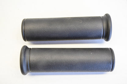 New Kuryakyn ISO Grip Black QTY 2 NOS