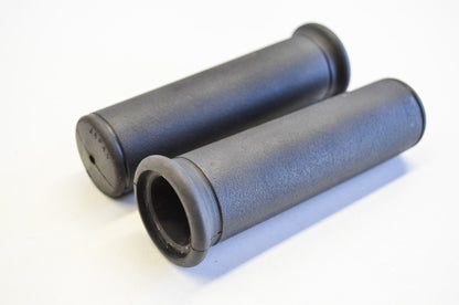 New Kuryakyn ISO Grip Black QTY 2 NOS