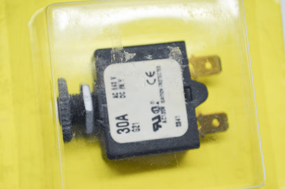 New Seachoice Products Push Reset Circuit Breaker 30 Amp NOS