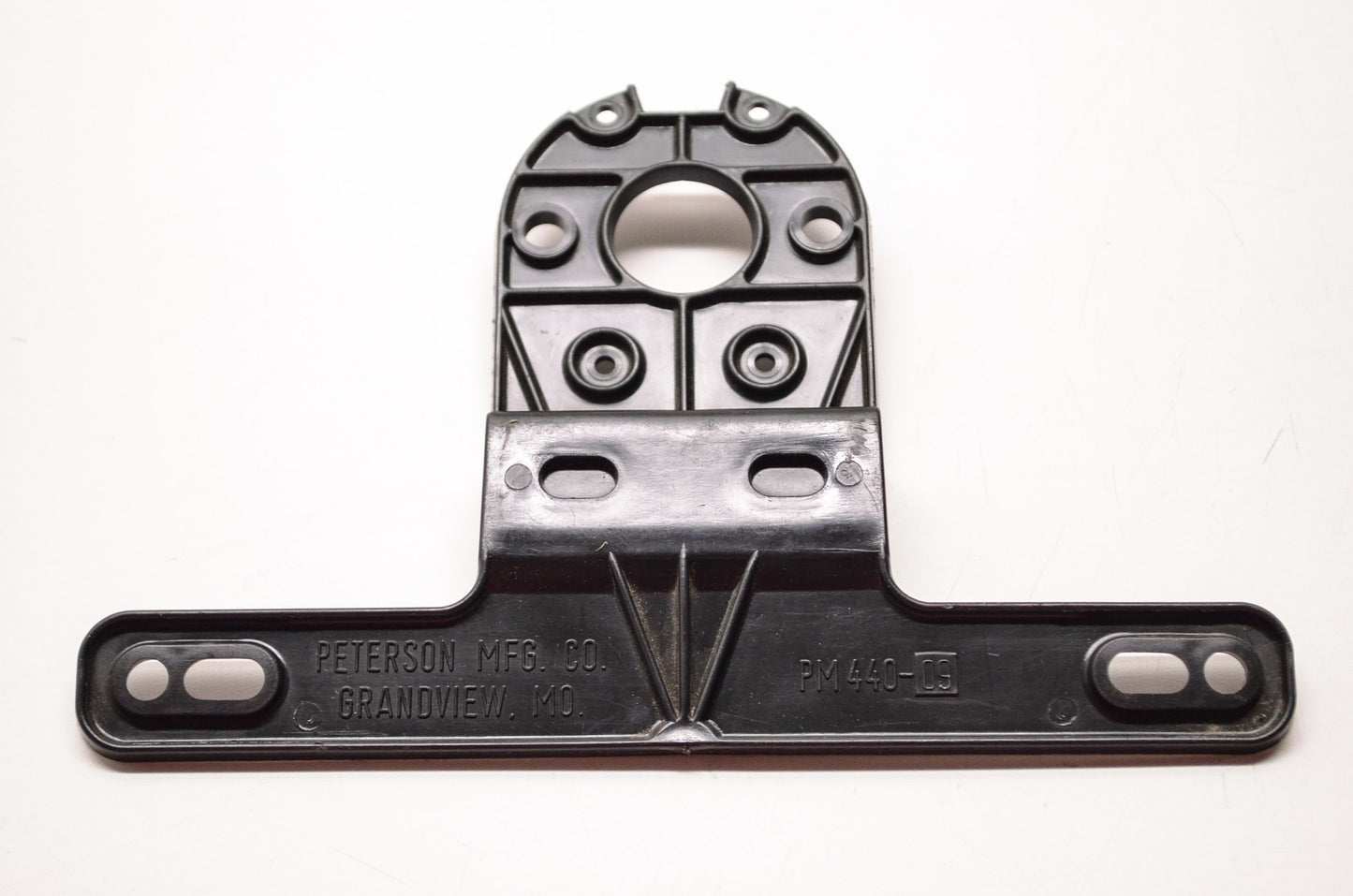 New Peterson Manufacturing Black Universal License Bracket NOS