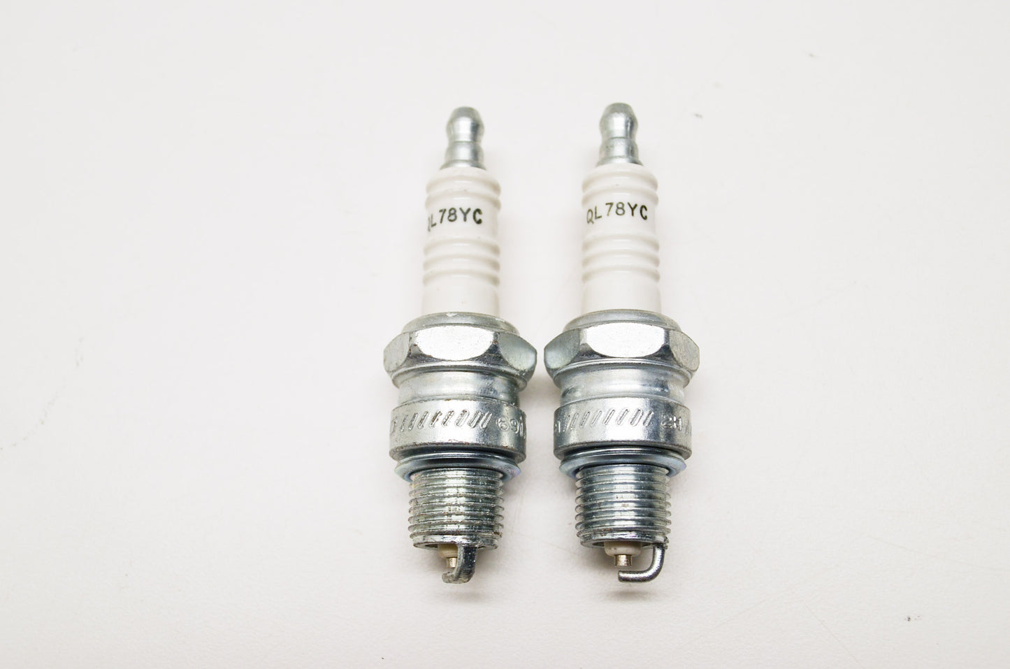 New Champion Copper Marine Spark Plug Qty 2 NOS