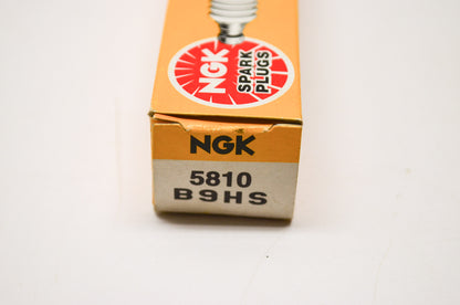 NGK B9HS, 5810 Spark Plug Qty 2 NOS