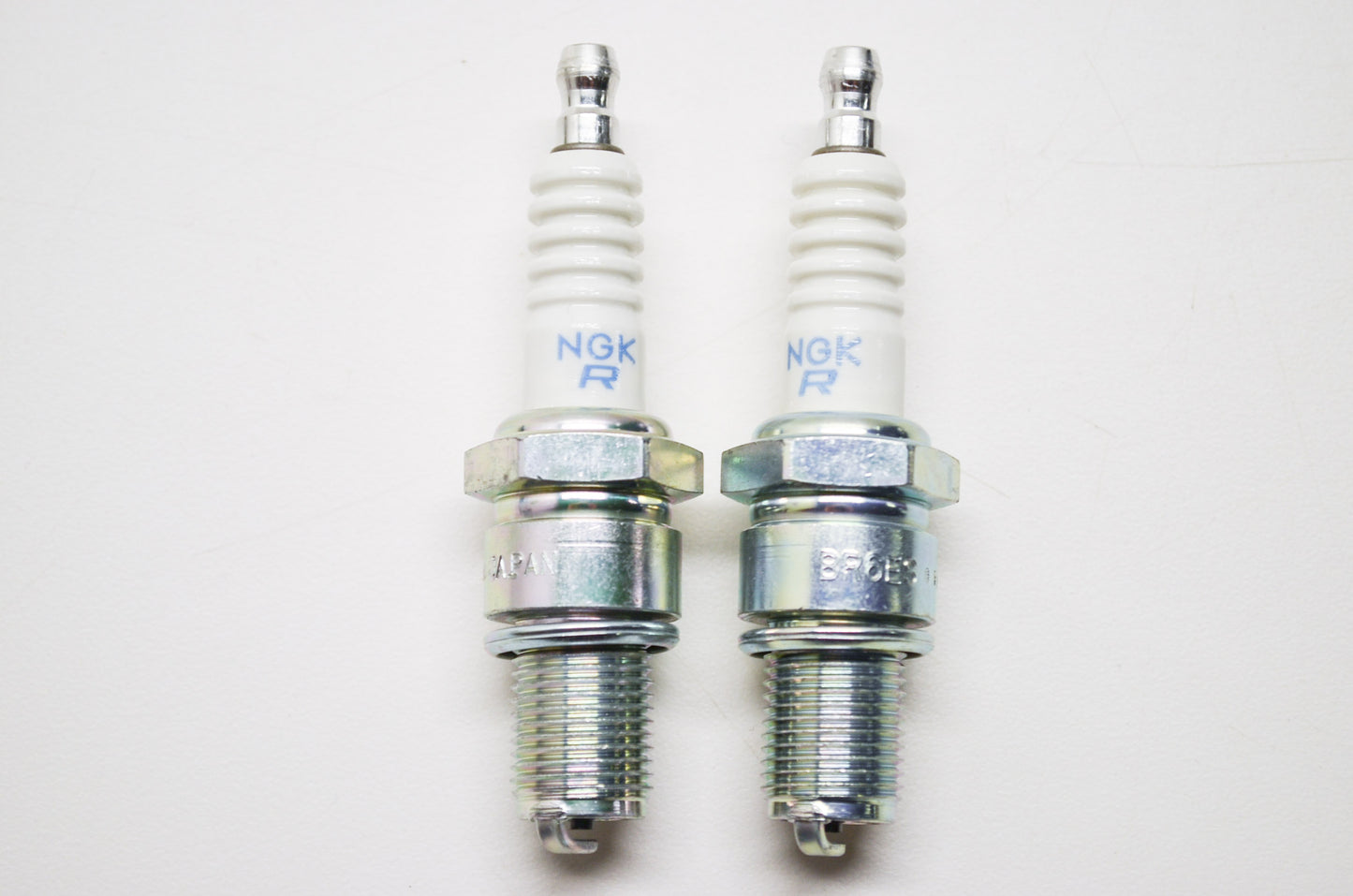 NGK BR6ES, 4922 Spark Plug QTY 2 NOS