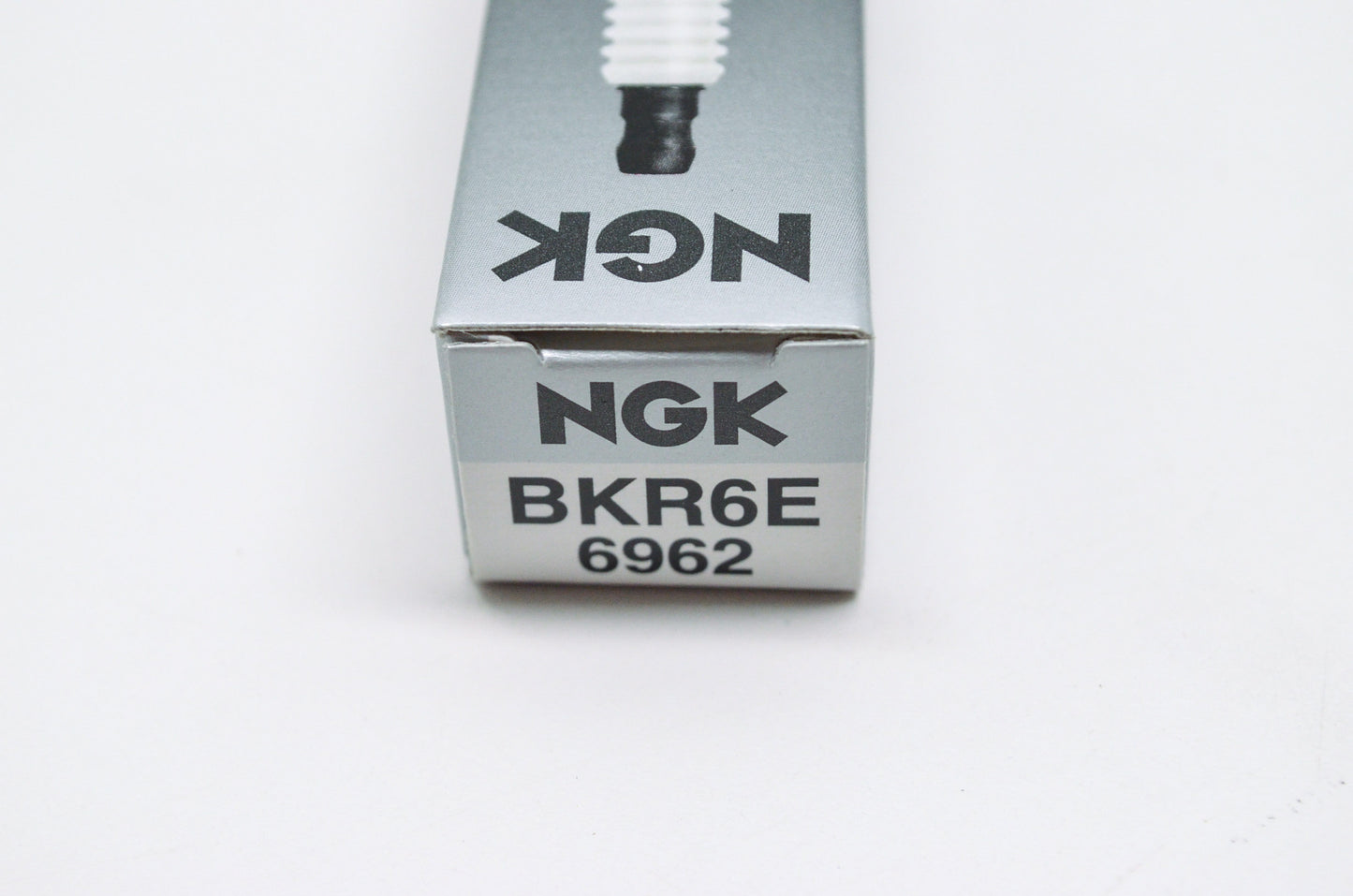 NGK BKR6E, 6962 V-Power Resistor Type Spark Plug QTY 2 NOS
