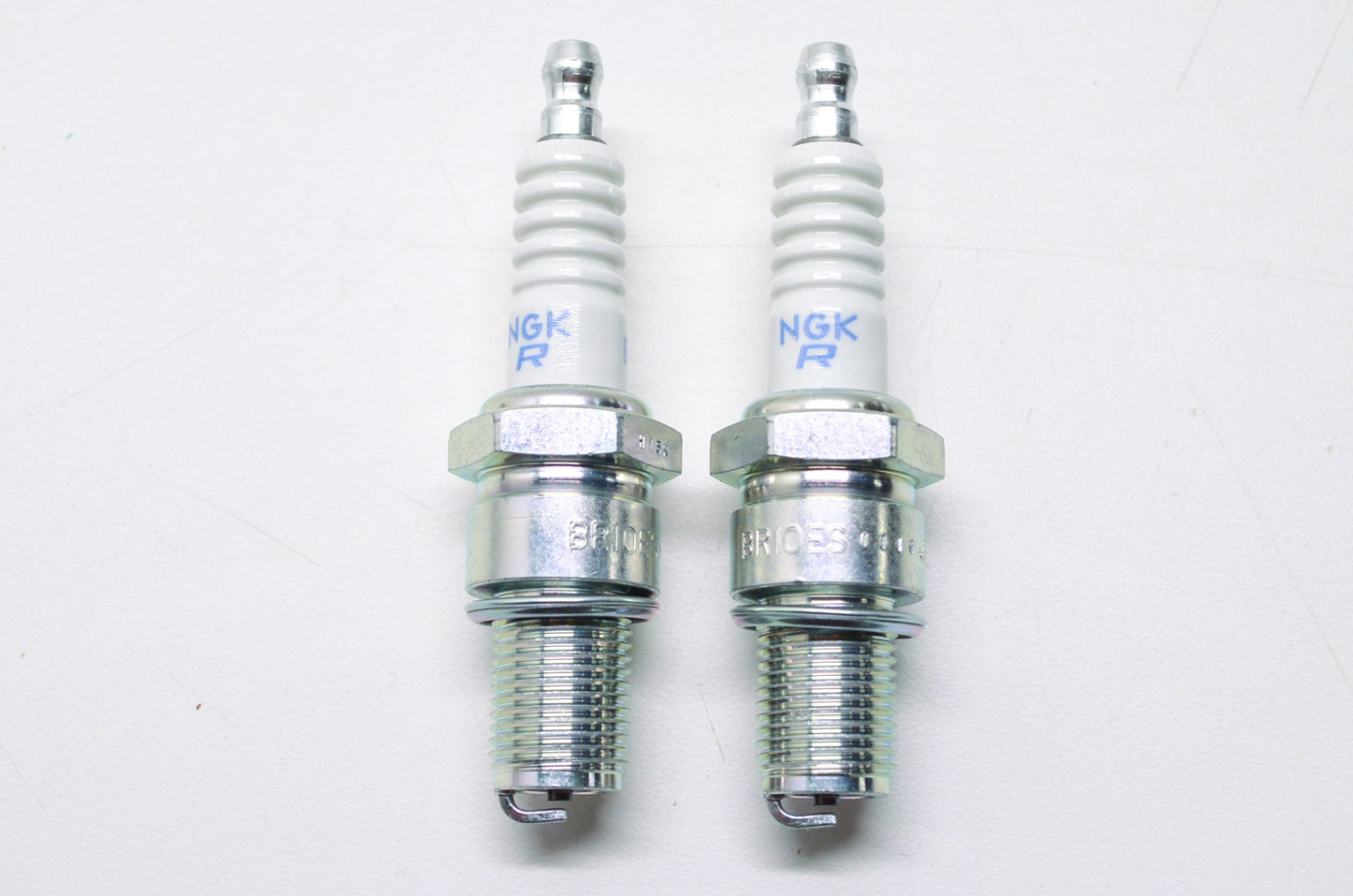 NGK BR10ES, 4832 Spark Plug Qty 2 NOS