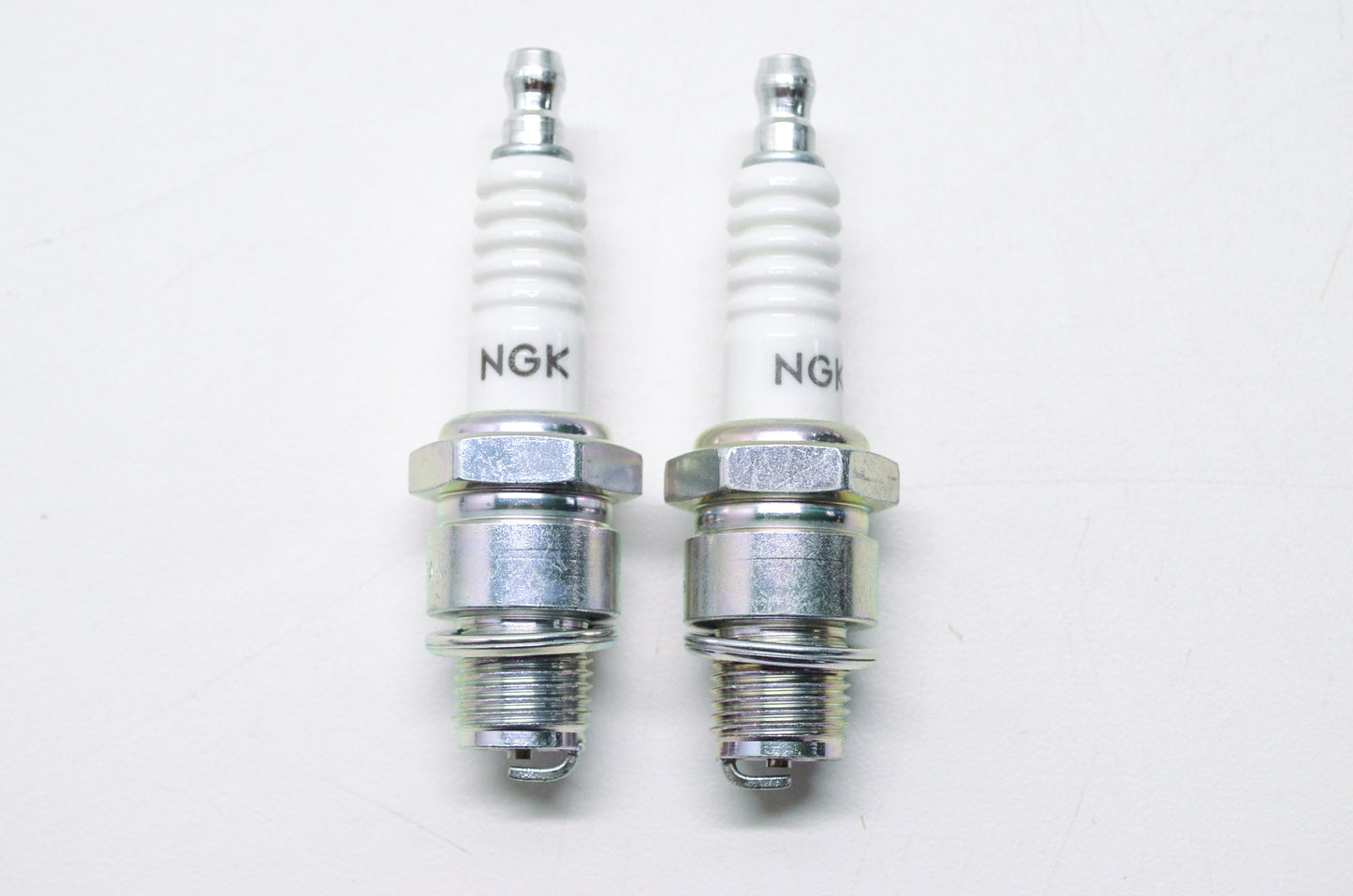 NGK B8HS, 5510 Spark Plug Qty 2 NOS