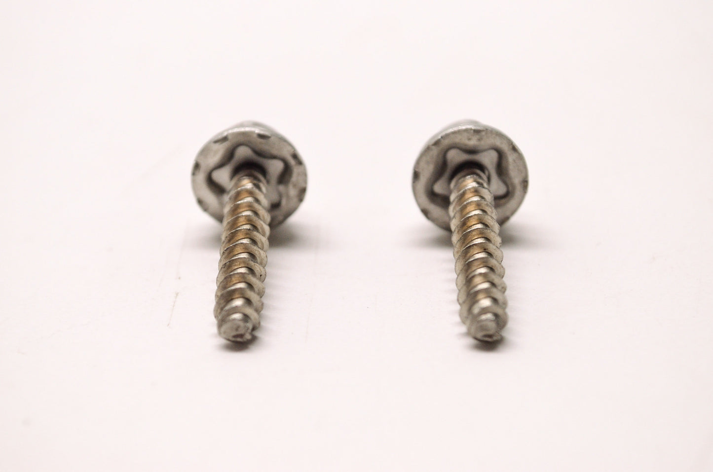 New OEM Quicksilver Mercury Marine Screw Qty 2 NOS