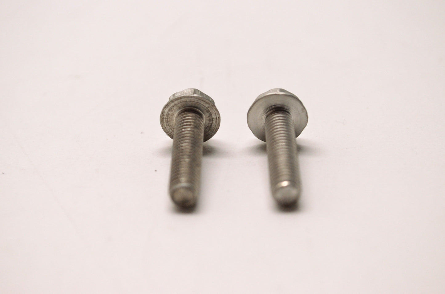 New OEM Quicksilver Mercury Marine Screw Qty 2 NOS