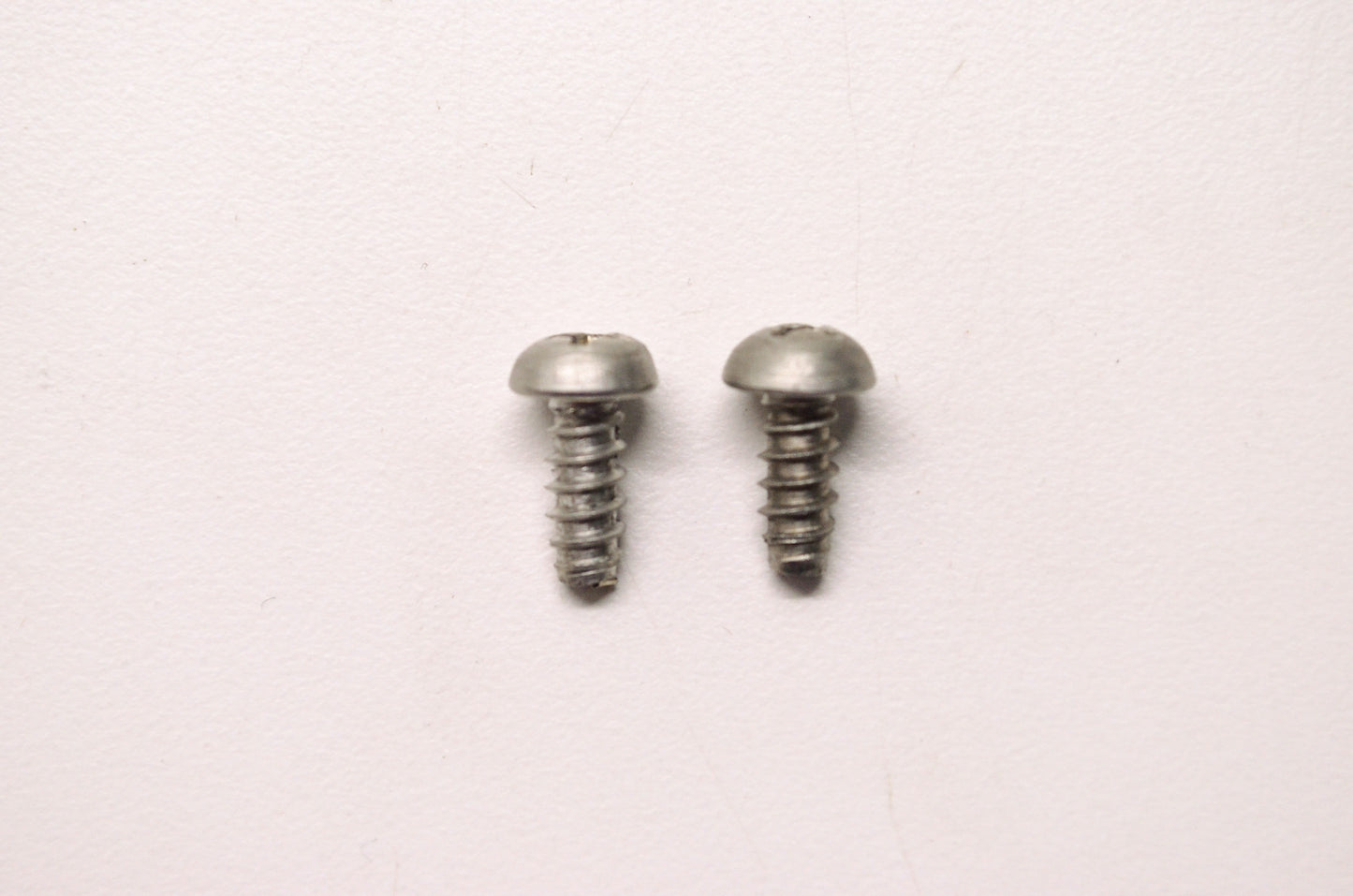 New OEM Quicksilver Mercury Marine Screw Qty 2 NOS